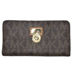 Michael Kors wallet w/ Lock